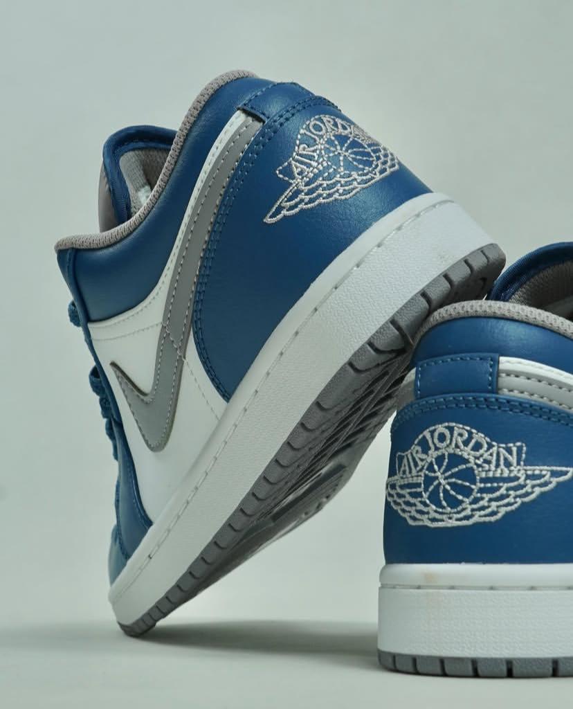 AIR JORDAN 1 low / grey-blue