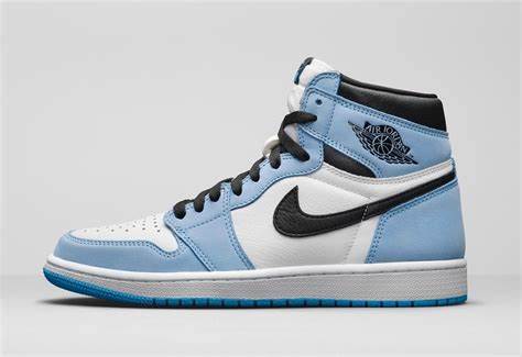 Air Jordan 1 RETRO HIGH / SKY BLUE