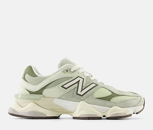 Baskets New Balance 9060 -olivine/vert