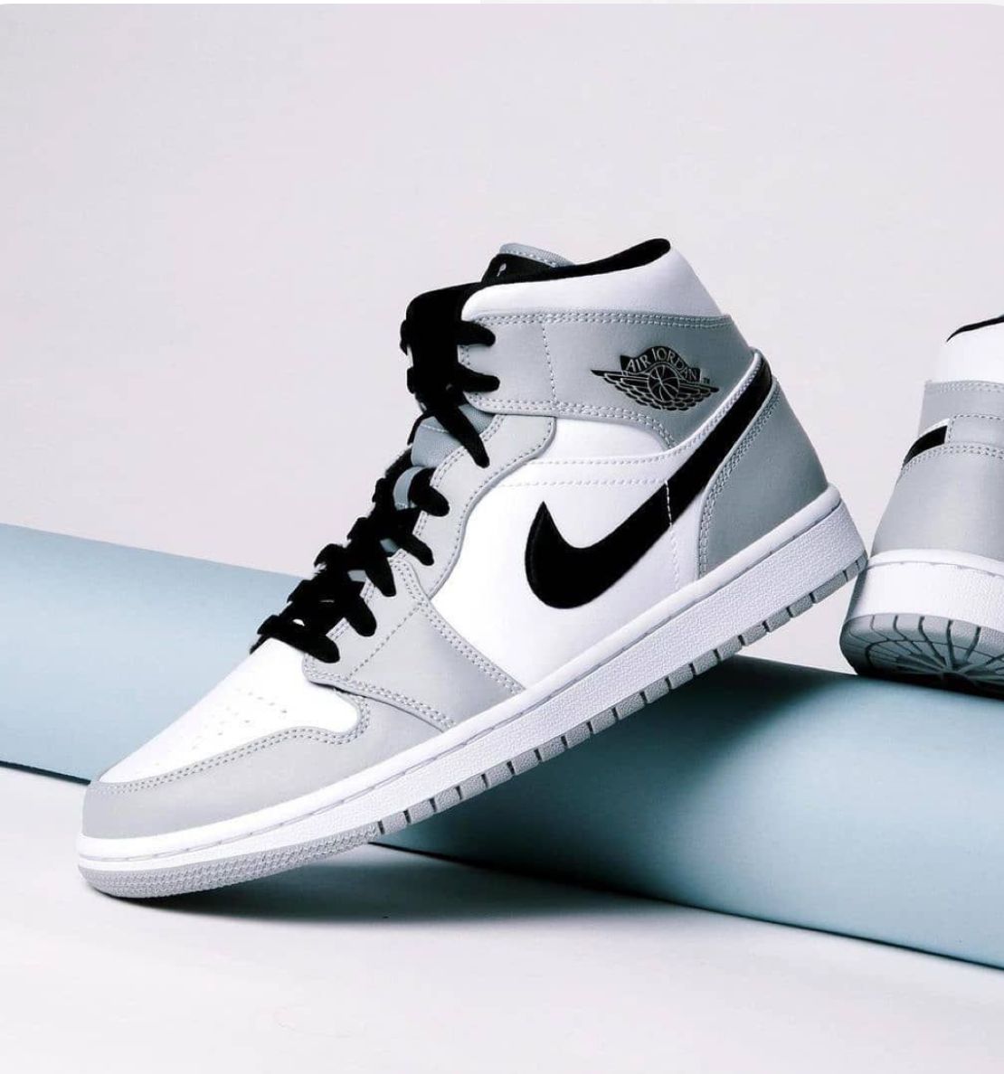 JORDAN 1 MID "LIGHT SMOKE GREY"